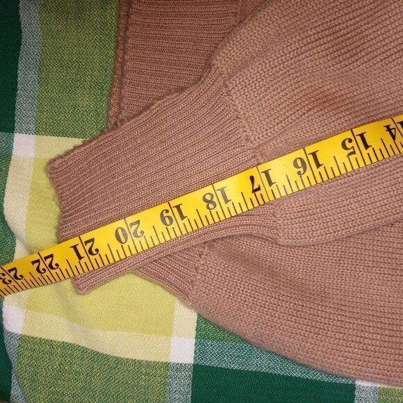 Philippine Knitting Company L 100%Wool Beige LngslvsHighneckPocketHeavy Sweater. - Picture 6 of 7